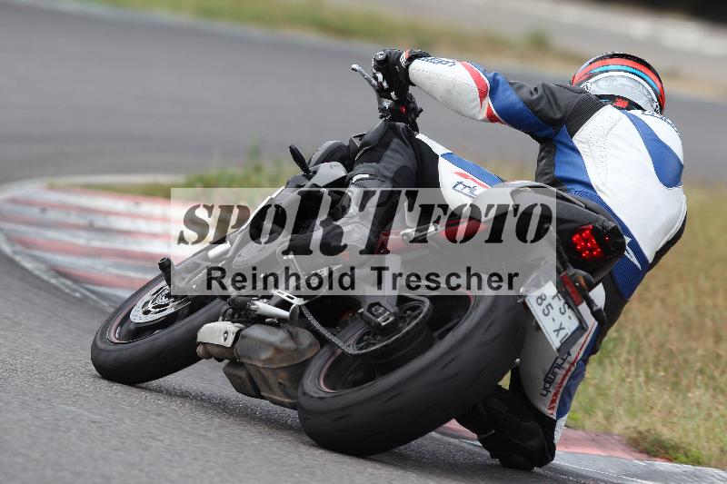 /Archiv-2022/46 29.07.2022 Speer Racing ADR/Gruppe gelb/backside